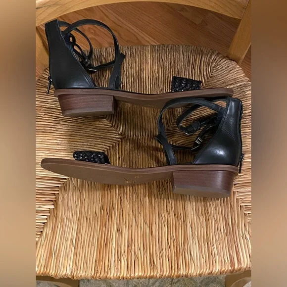 Lucky Brand Skippir faux leather woven strap sandals . Size 8 black EUC - Picture 8 of 9